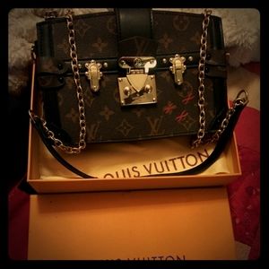 Louis Vuitton petite Malle black